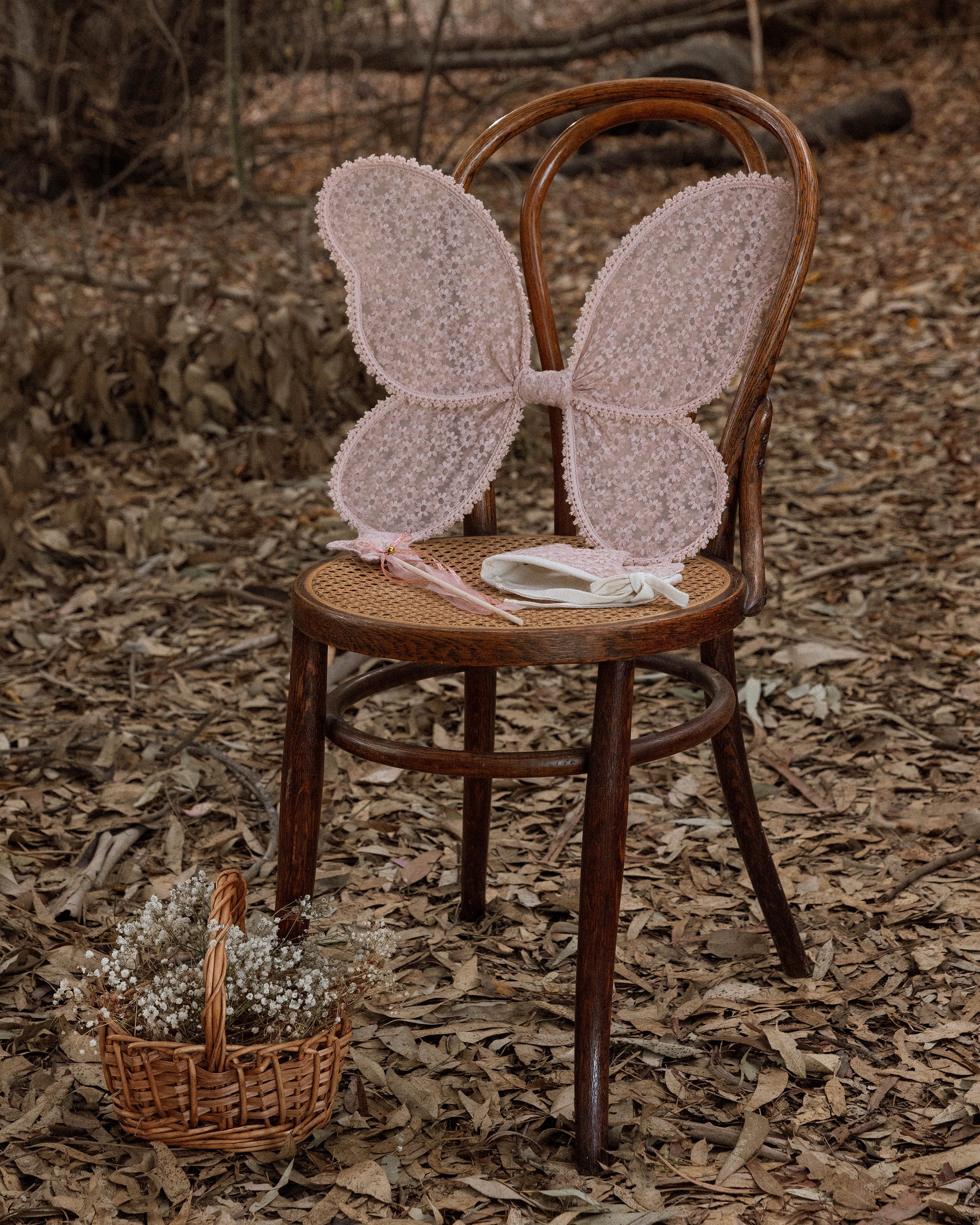 WINGS | ROSE EMBROIDERED DAISY | Noralee