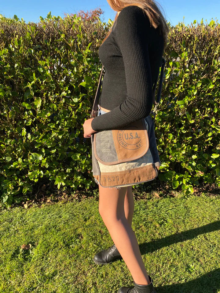 1877 Satchel | Blue Goose Imports