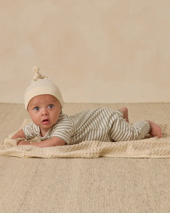 KNOTTED BABY HAT || NATURAL | Quincy Mae