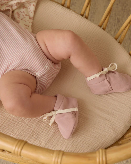 BABY BOOTIES || ROSE | Quincy Mae