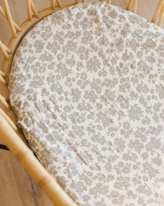 WOVEN CRIB SHEET || GREEN FLORAL | Quincy Mae