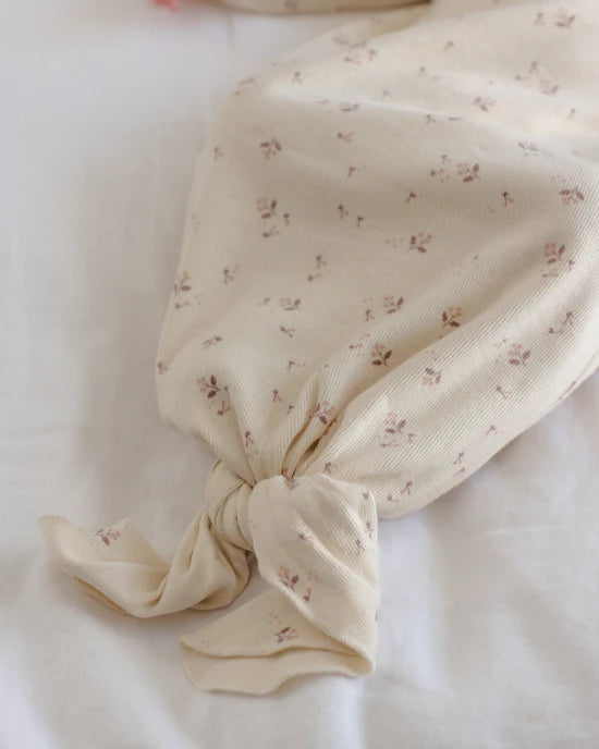 KNOTTED BABY GOWN + HAT SET FALL DITSY - NATURAL | Quincy Mae