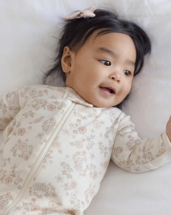 ZIP LONG SLEEVE SLEEPER FOOTIE FLORAL VINE - NATURAL | Quincy Mae