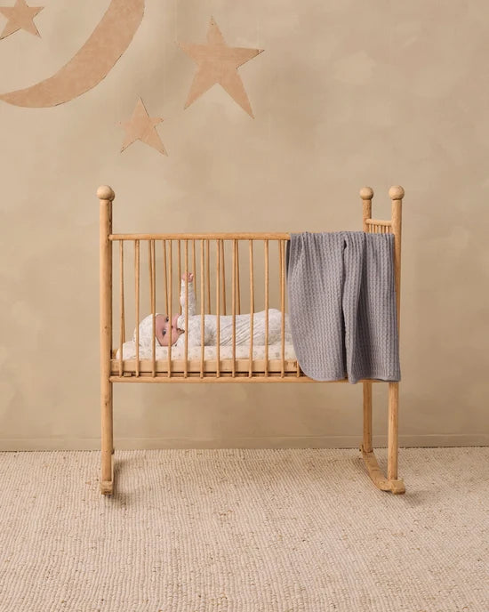 WOVEN CRIB SHEET WINTER BERRY | Quincy Mae
