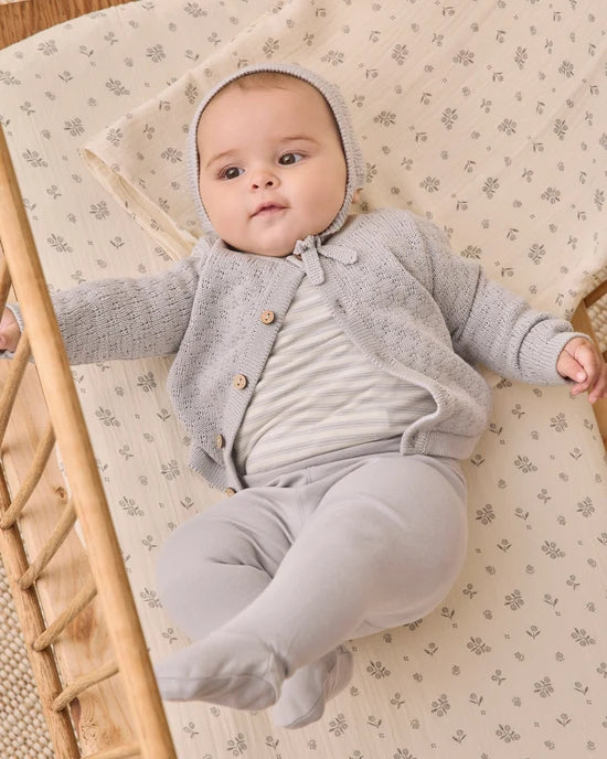 WOVEN CRIB SHEET WINTER BERRY | Quincy Mae