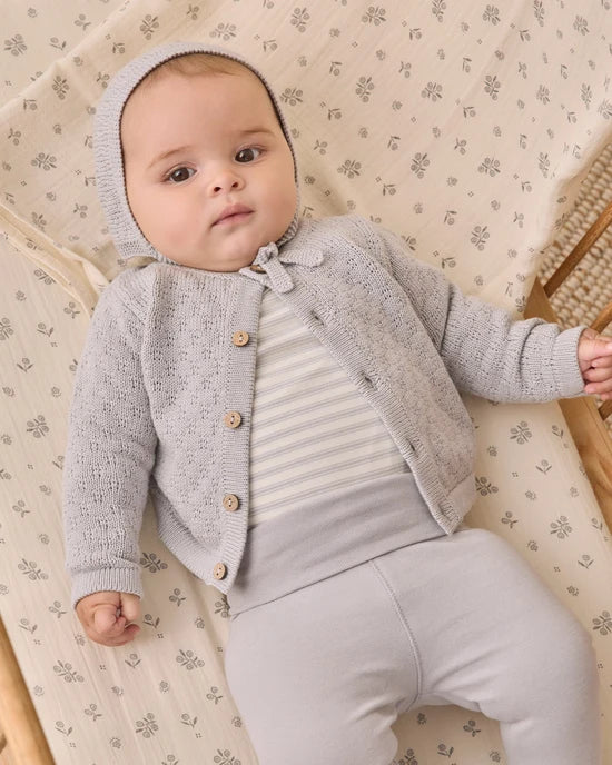 WOVEN CRIB SHEET WINTER BERRY | Quincy Mae