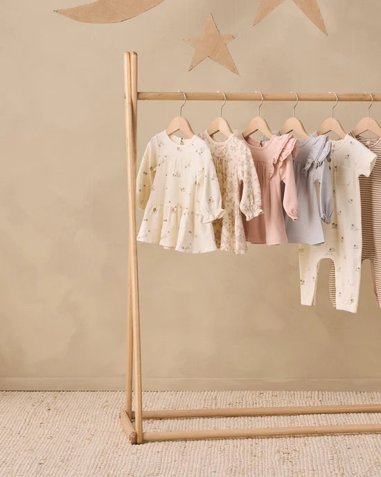 TIERED JERSEY DRESS FLORAL VINE - NATURAL | Quincy Mae