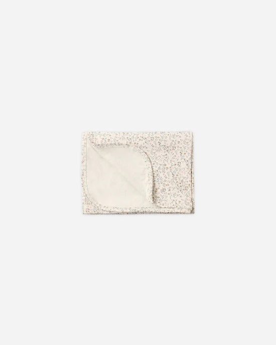 BAMBOO SWADDLE BLOOM - NATURAL | Quincy Mae