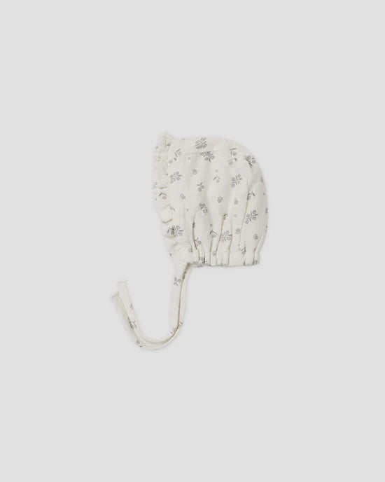 WOVEN RUFFLE BONNET WINTER BERRY - NATURAL | Quincy Mae