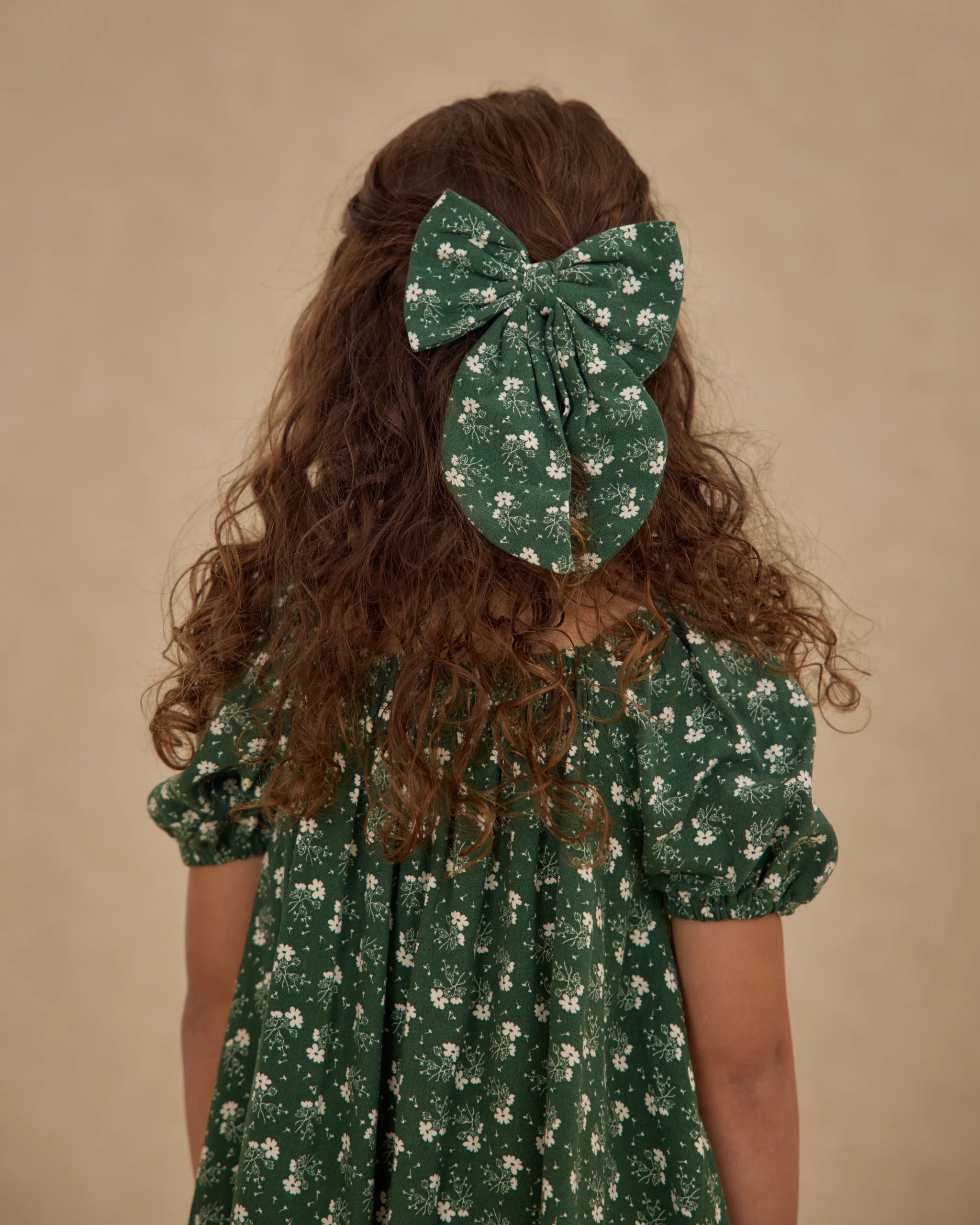 OVERSIZED BOW || GREEN DITSY | Rylee + Cru
