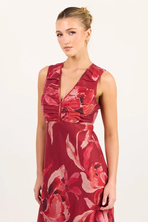 Tuck Large Red Peony Sleeveless Pleat Front Maxi Dress |