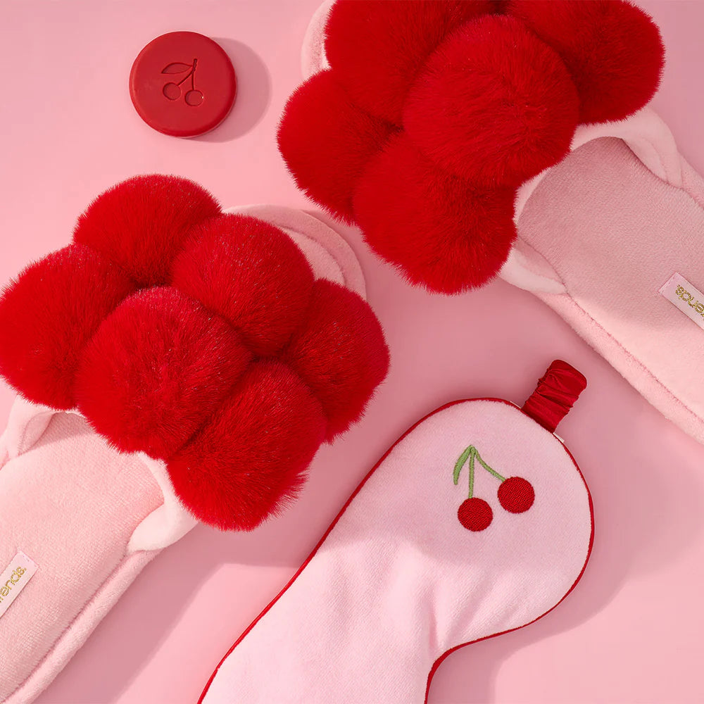 COSY LUXE Slippers Pom Pom - Cherry Red | Annabel Trends