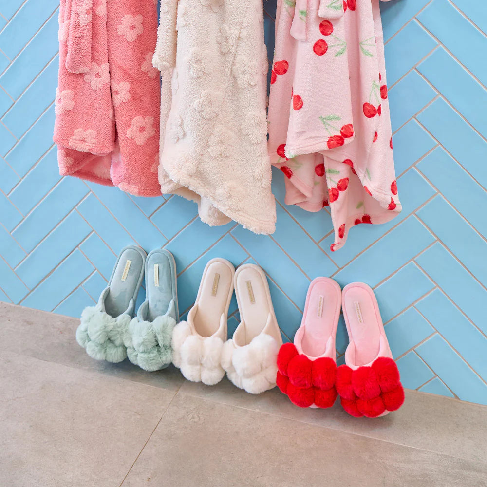 COSY LUXE Slippers Pom Pom - Cherry Red | Annabel Trends