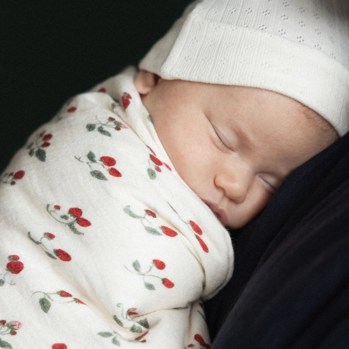 MUSLIN WRAP. Strawberry Blush Print - One Size | Nature Baby